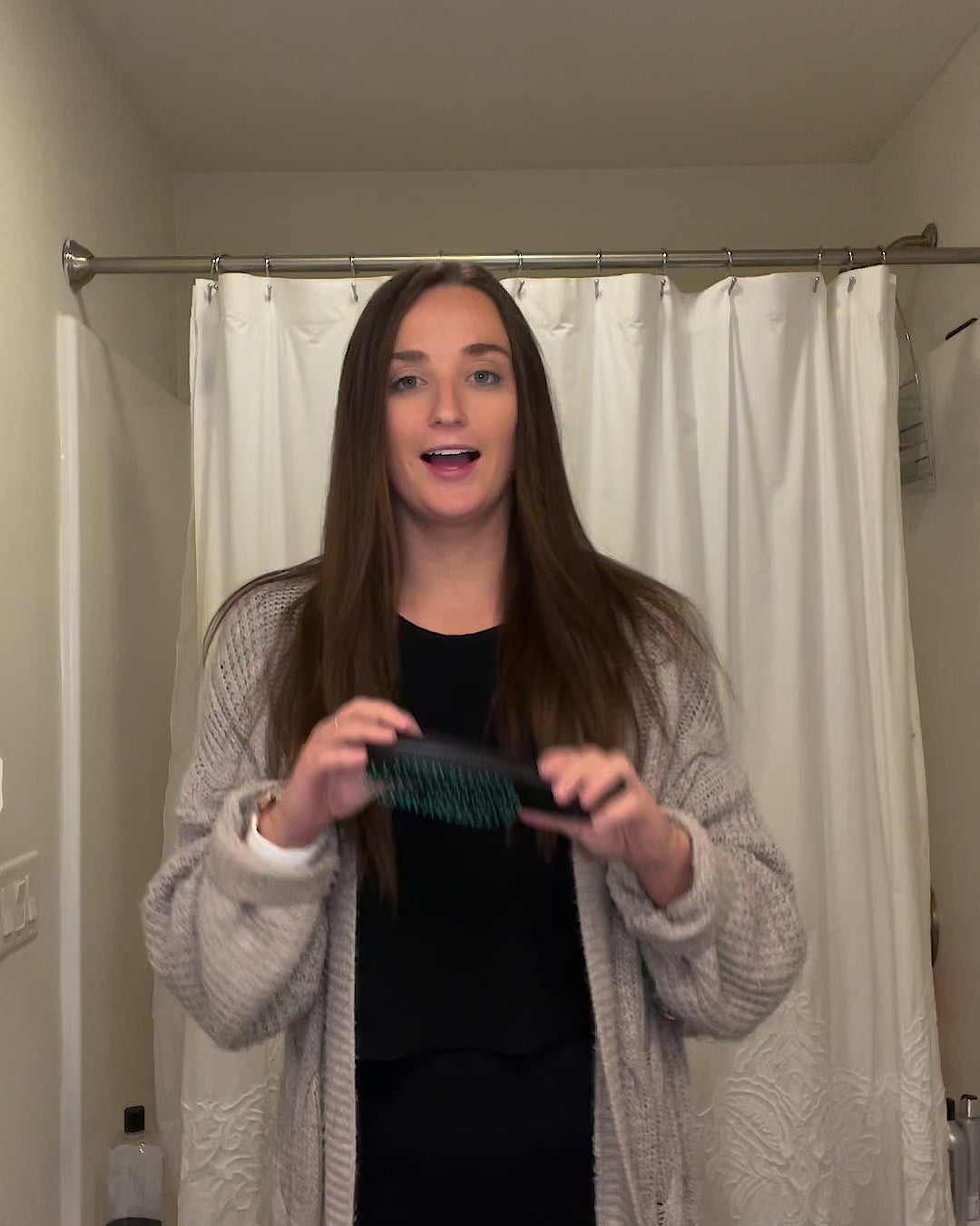 The Vibrating Massage Hair Brush - Buy 2 get one FREE !